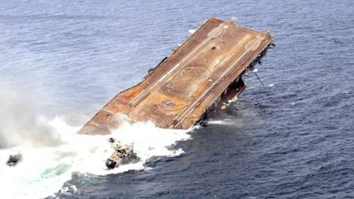 Há 18 anos, a Marinha dos Estados Unidos afundou seu porta-aviões USS Oriskany na Flórida para criar um recife artificial
