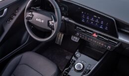 Kia Niro 2024 destaca-se no mercado ao superar os rivais Haval H6 HEV e Tiggo 7 Pro em eficiência de combustível