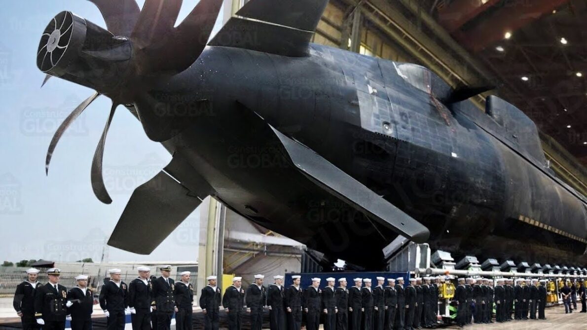 Submarinistas da Marinha dos Estados Unidos enfrentam desafios diários a bordo de um dos submarinos mais avançados e caros do mundo, valendo US$ 4 bilhões