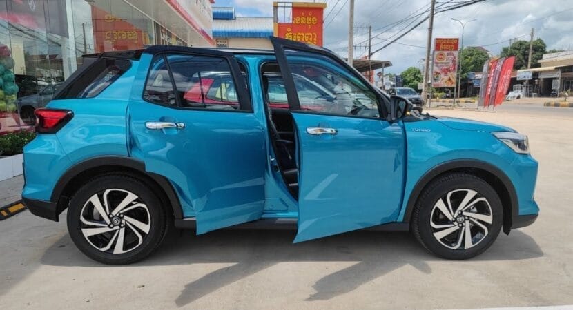 Por R$ 89 mil para desbancar HB20, Onix e Yaris Cross, mini SUV Toyota Raize pode chegar ao Brasil antes da data prevista 