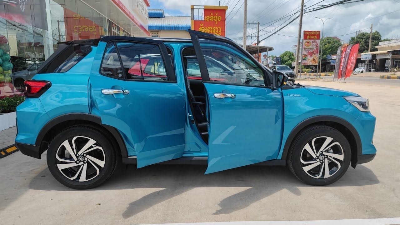 Por R$ 89 mil para desbancar HB20, Onix e Yaris Cross, mini SUV Toyota Raize pode chegar ao Brasil antes da data prevista 