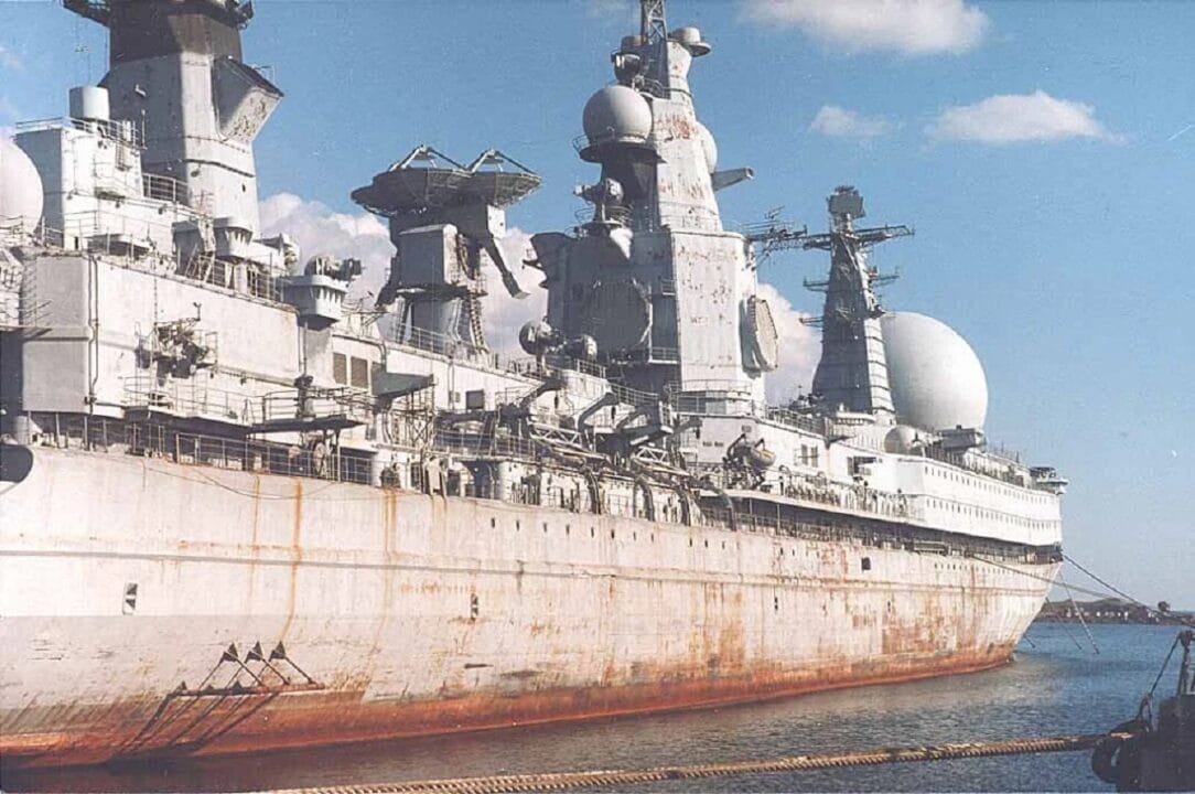 Conheça o colossal navio da Marinha Soviética, Ural SSV-33, que esbanjava poder e maestria com os seus 265 metros de comprimento