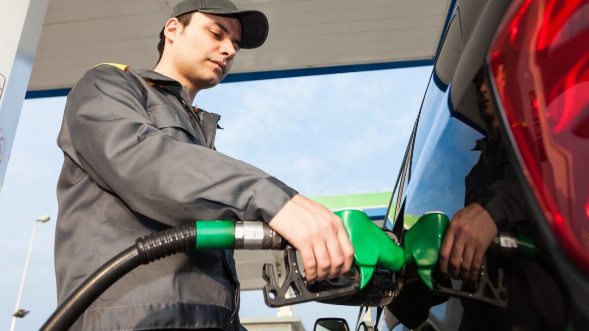 ALE Combustíveis anuncia mais de 30 vagas de emprego em alguns estados; Oportunidades para motorista de truck, frentista, operador, vendedor e mais
