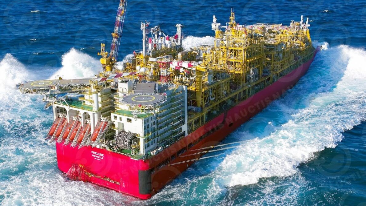 Conheça o navio FLNG, a maior fábrica flutuante de gás natural do mundo, e descubra como a Shell faz essa gigantesca estrutura funcionar