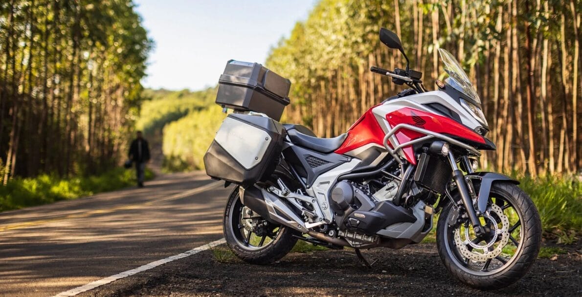 Moto da Honda que troca de marcha sozinha está à venda no Brasil! Conheça a NC 750X DCT, que chega para desbancar a Yamaha com câmbio de dupla embreagem