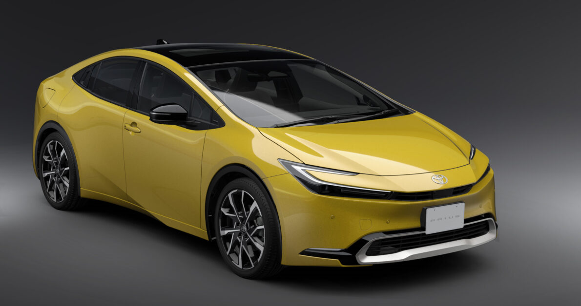 Adeus Civic e Sentra? Novo Toyota PRIUS faz até 20 km/l e estreia com teto com placa solar para desbancar concorrentes! 