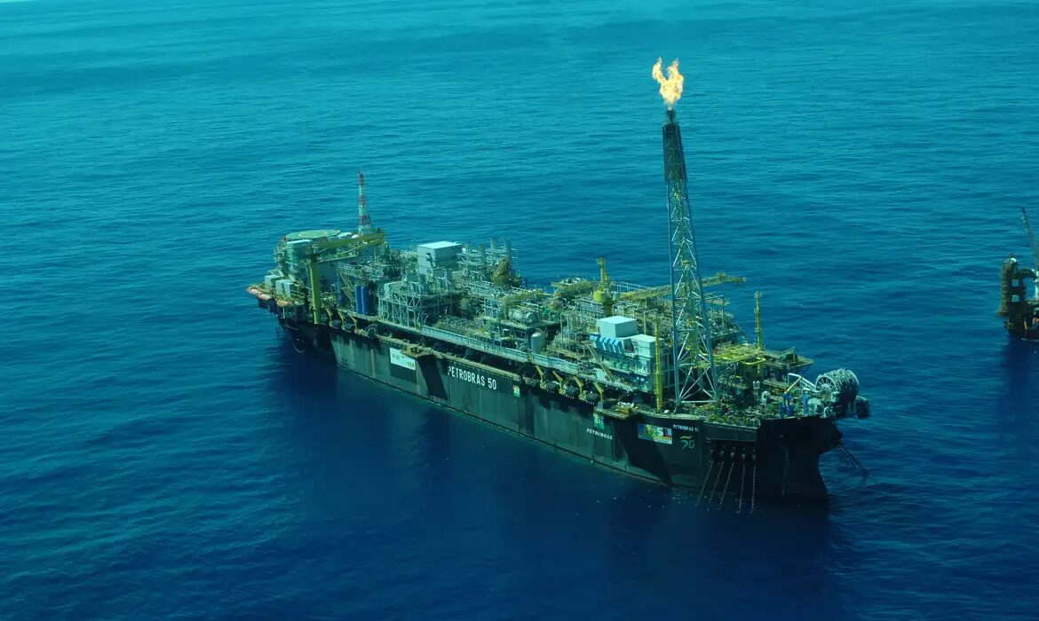 Plataforma de petróleo. (Imagem: Stéferson Faria / Agência Petrobras)