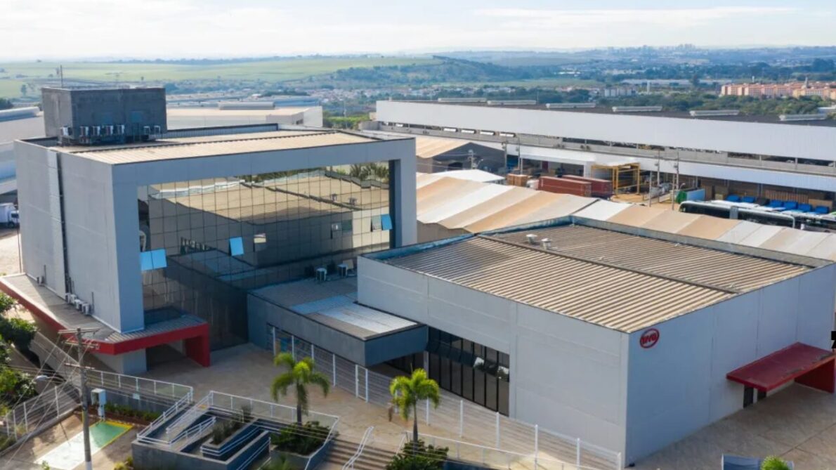BYD avalia construção de segunda fábrica de veículos elétricos na América do Sul, ampliando impacto econômico e avanço tecnológico na região.