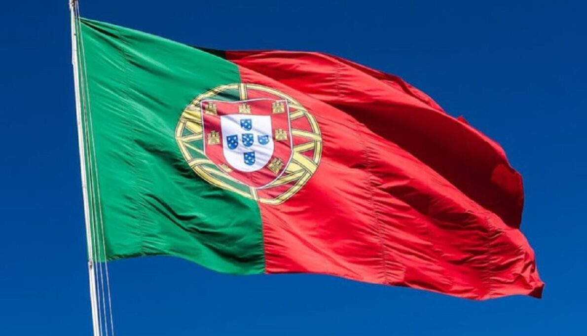 Escassez de mão de obra atinge Portugal e país abre quase 1.000 vagas para brasileiros; vagas abertas para ajudante de cozinha, operador de caixa, mecânico, carpinteiro e muito mais!