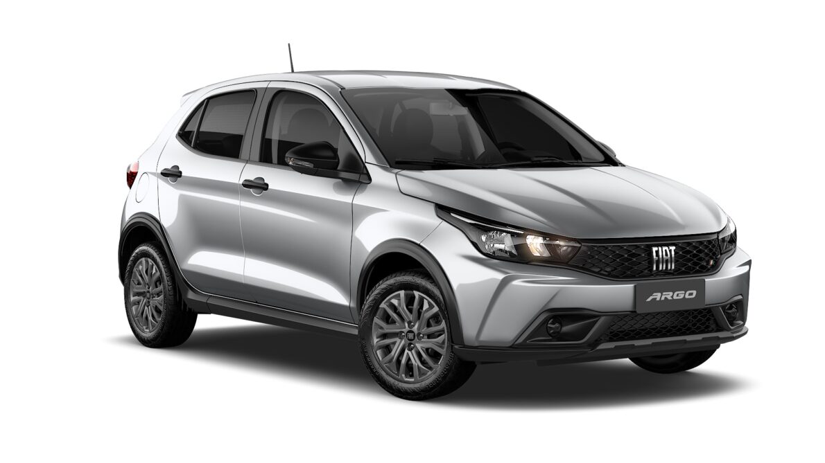 Fiat Argo ganha nova versão com motor 1.3 aspirado e preço exclusivo de R$ 79.990, se tornando um dos carros populares mais acessíveis do Brasil