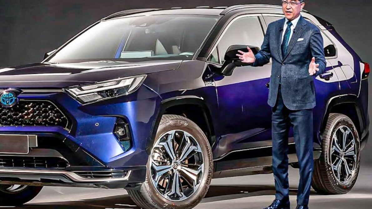 O Toyota RAV4 2025 chega com uma versão plug-in, prometendo potência, economia de combustível e tecnologia de ponta