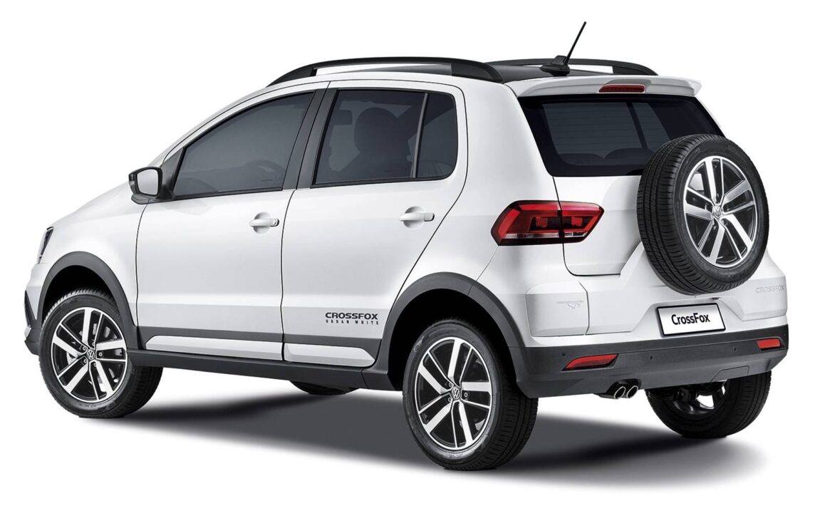 VW CrossFox na faixa dos R$ 30 mil! Carro barato da Volkswagen se torna opção no mercado de hatches usados!