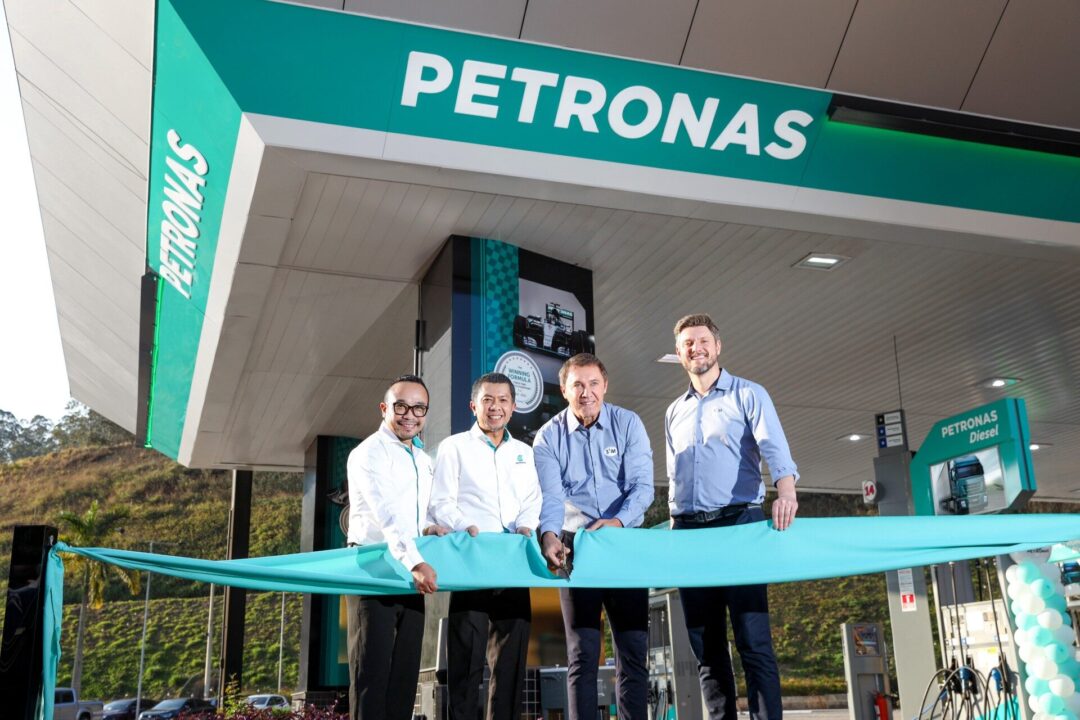 Inauguração do primeiro posto Petronas no Brasil. (Imagem/ divulgação)