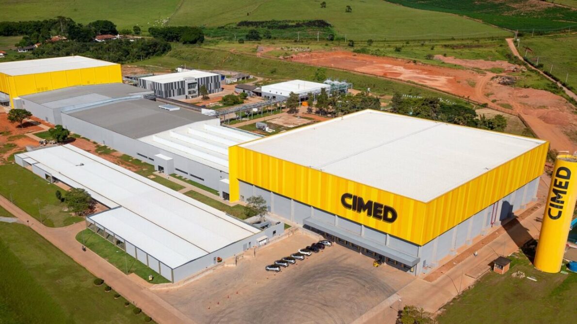 A Cimed, uma das maiores farmacêuticas do Brasil, abre vagas de emprego para diversos perfis em sua fábrica, expandindo sua equipe e operações.