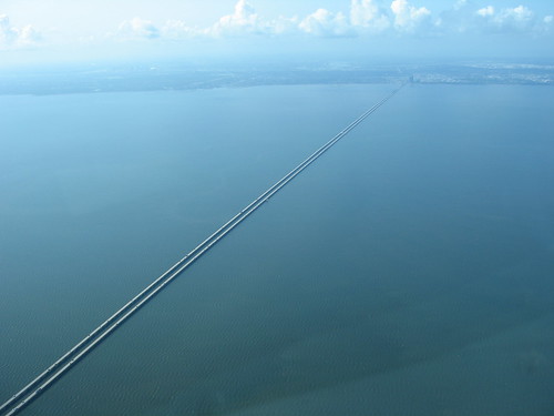 A grandiosa construção da maior ponte dos Estados Unidos com 38 quilômetros de extensão: Ponte do Lago Pontchartrain