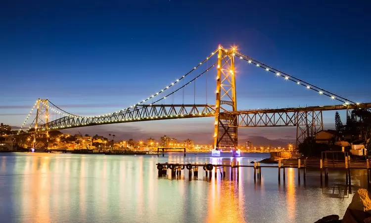 História da Ponte Hercílio Luz envolve polêmicas, amor e renovação De sua construção icônica à reabertura, é símbolo de Santa Catarina 