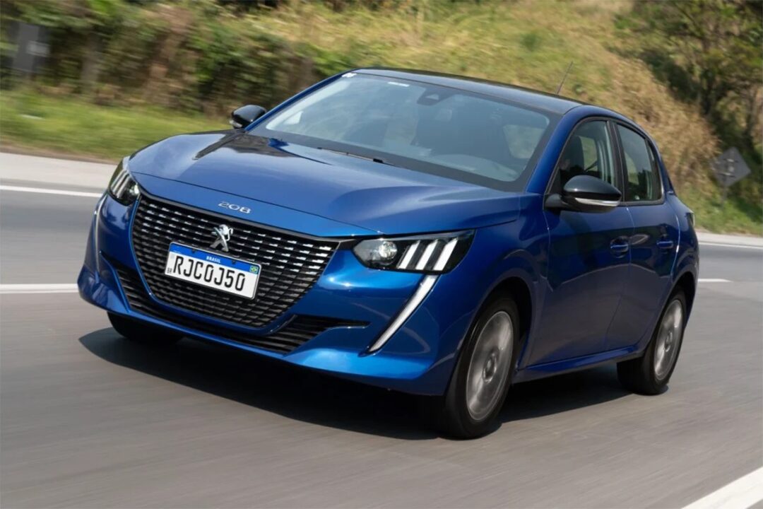 Peugeot 208 0 km ganha desconto e passa a ser vendido na faixa de R$ 70 mil; modelo faz até 15,8 km/l