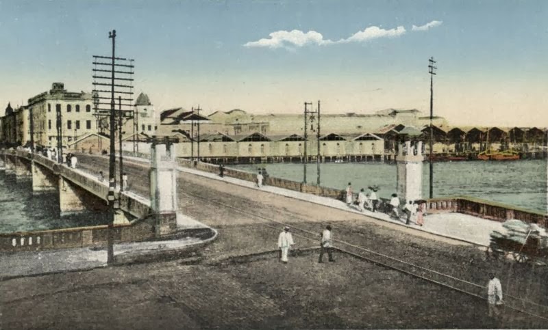 A primeira ponte construída no Brasil está localizada em Recife, Pernambuco e chama Ponte Maurício de Nassau. Com 180 metros de comprimento, a ponte foi inaugurada em fevereiro de 1643.