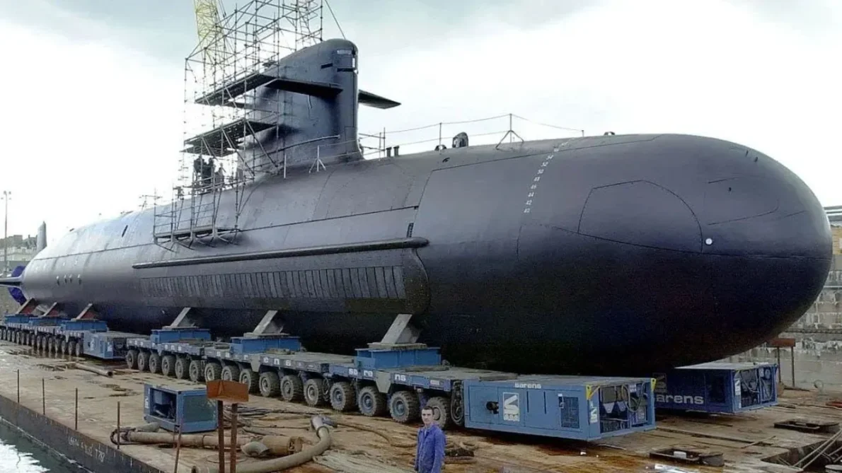 Submarino nuclear, China, Índia, armas nucleares