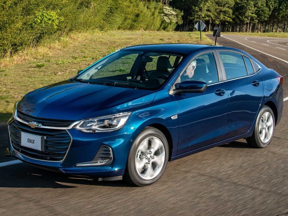 Custando menos de R$ 60 mil, sedã da Chevrolet desbanca modelos atuais com opção de motor turbo no mercado automotivo e consumo de 17,5 kmL