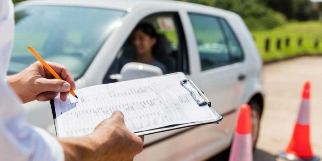 Lei torna qualquer cidadão apto a aplicar a prova prática do Detran para tirar CNH