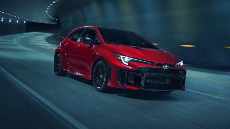 Toyota revela o preço do GR Corolla 2025 nos EUA. Será que esse esportivo chegará ao Brasil? Descubra todas as novidades!