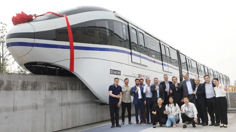 Nova Linha 17-Ouro do metrô de São Paulo avança com trens da BYD, ligando Congonhas ao Morumbi, com previsão de operação em 2026. (Imagem: reprodução/ Redes Sociais)