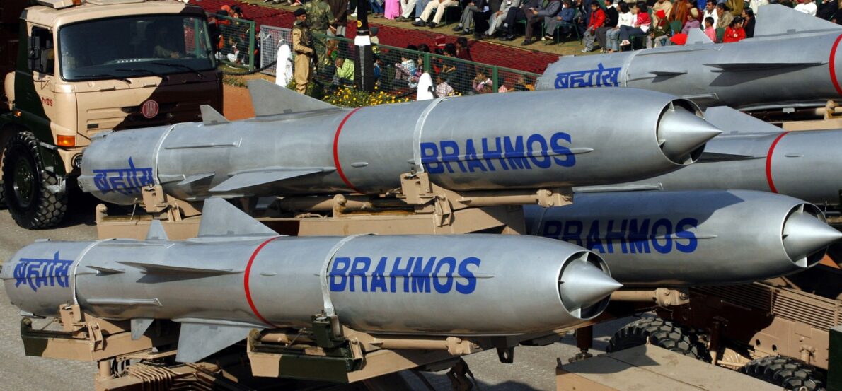 Brasil pode receber poderoso míssil BrahMos e fragata pesada da Índia – Transferência de tecnologia militar revoluciona defesa brasileira!