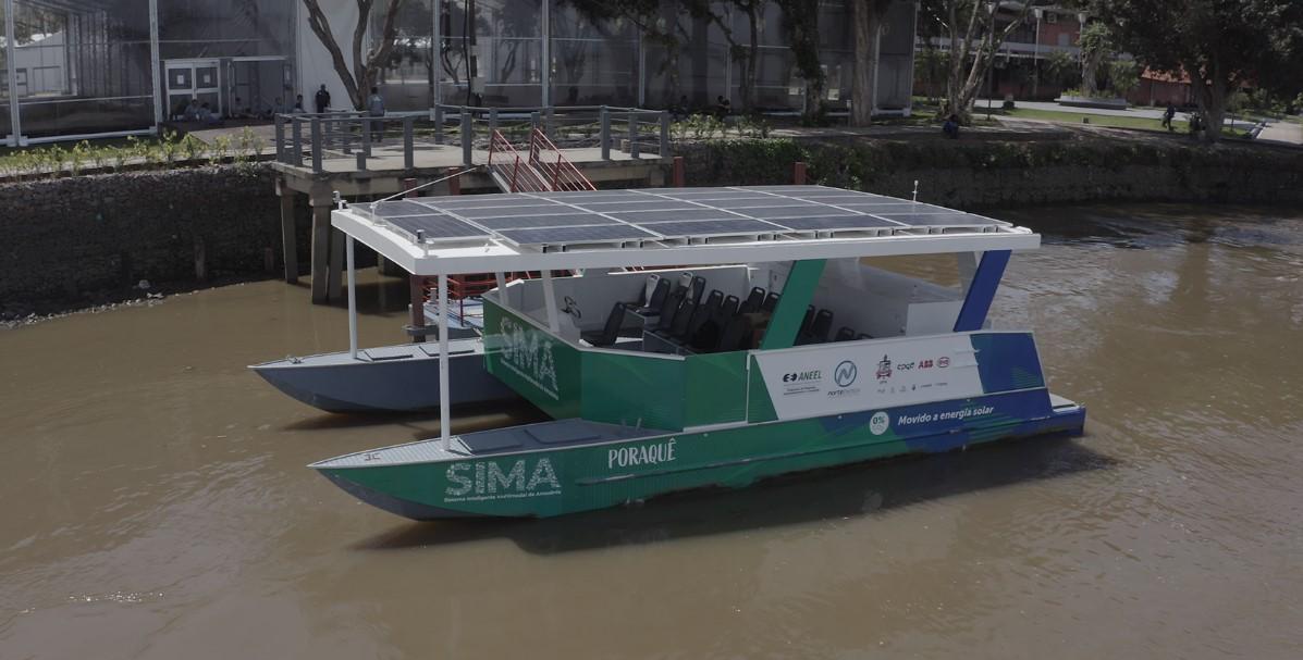 embarcação elétrica, catamarã sustentável, veículo fluvial elétrico