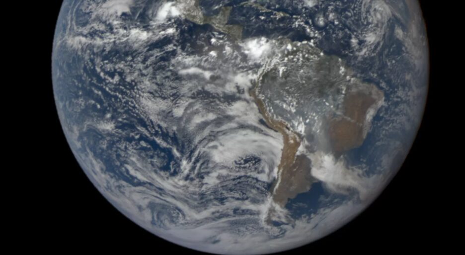 Brasil coberto por fumaça. (Foto: Nasa)