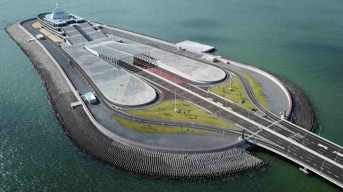 Maior ponte marítima do mundo impressiona com 55 km de extensão, ligando Hong Kong a Macau e Zhuhai em uma megainfraestrutura revolucionária. Veja detalhes desta maravilha!