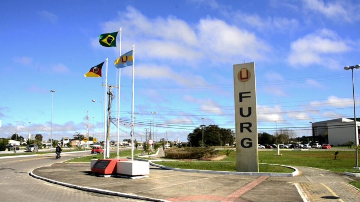 “concurso de nível técnico”, “vagas de emprego”, “concurso público”, “vagas em universidade federal”