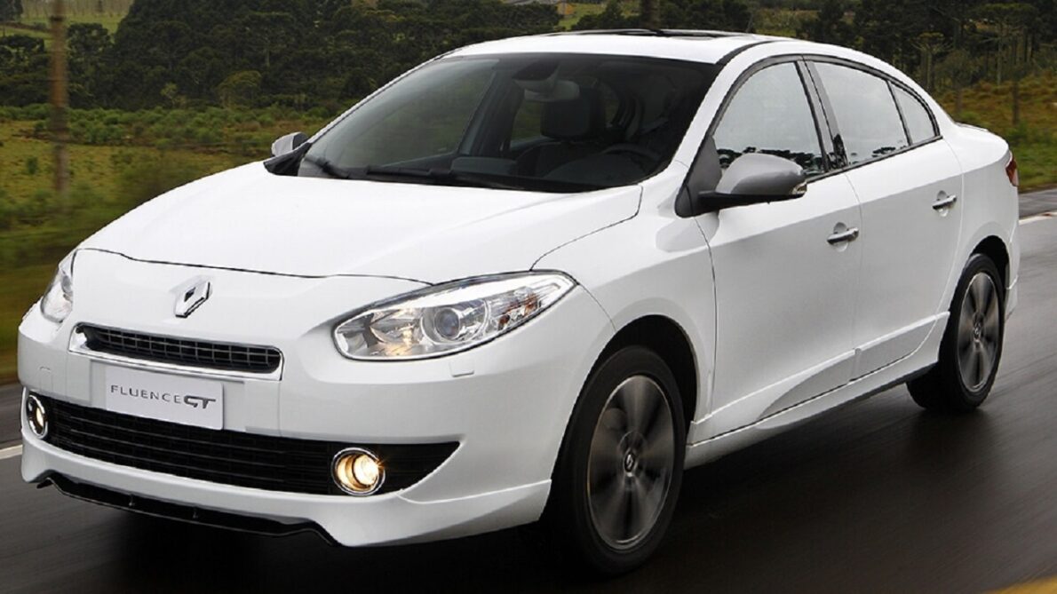 Por menos de R$ 36 mil, Renault Fluence é espaçoso, faz 10,9 km/L e ainda é considerado um dos melhores sedãs em 2024