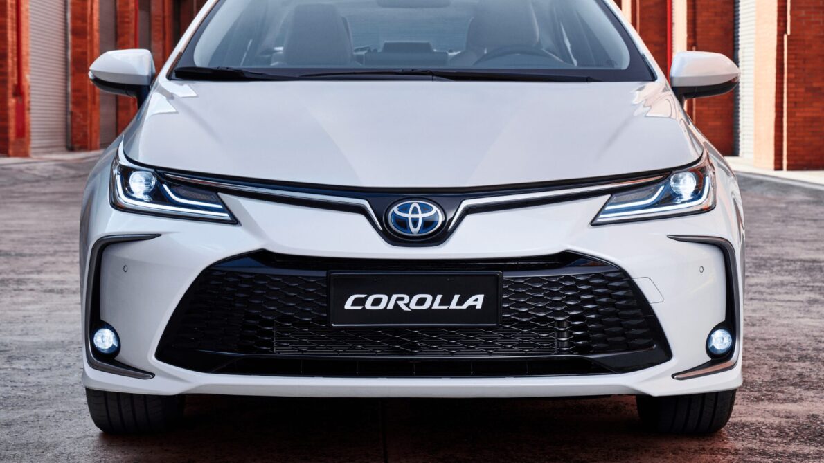 Toyota Corolla lidera como campeão ABSOLUTO de economia de combustível no Brasil, rodando 18,5 km por litro de gasolina na cidade! Confira a lista completa dos sedãs mais econômicos