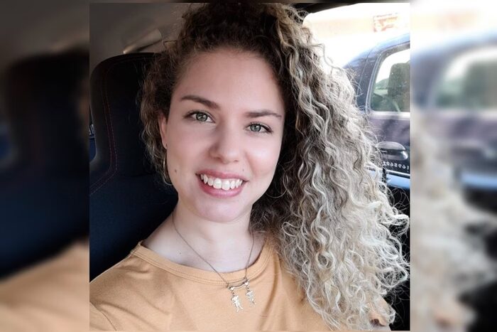 Marcela dirigia um Toyota/Etios SD XS, modelo 2015/2016, quando colidiu na traseira de um Hyundai HB20, que estava parado em uma faixa de pedestres.  (Imagem/ reprodução)