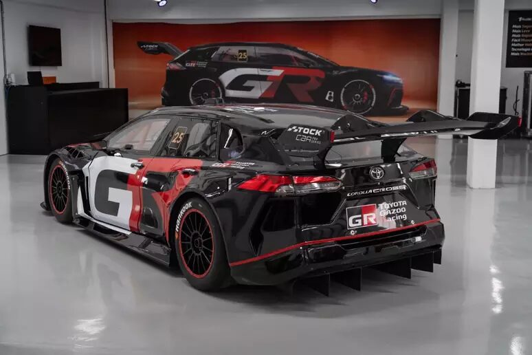 Novo Toyota Corolla Cross que vai correr na Stock Car a partir de 2025. (Imagem: Pit Stop Films/Divulgação)