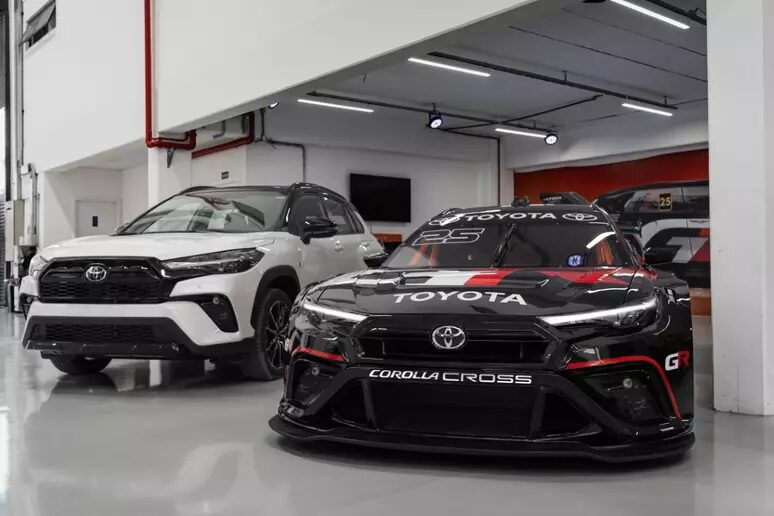 Novo Toyota Corolla Cross que vai correr na Stock Car a partir de 2025. (Imagem: Pit Stop Films/Divulgação)