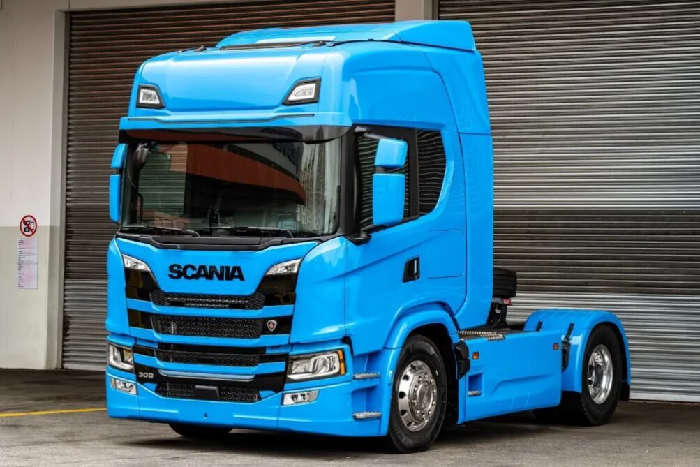 Caminhão elétrico, Scania Brasil, sustentabilidade no transporte, inovação elétrica, descarbonização, lançamento Scania, transporte sustentável, tecnologia automotiva. (Imagem/ divulgação)