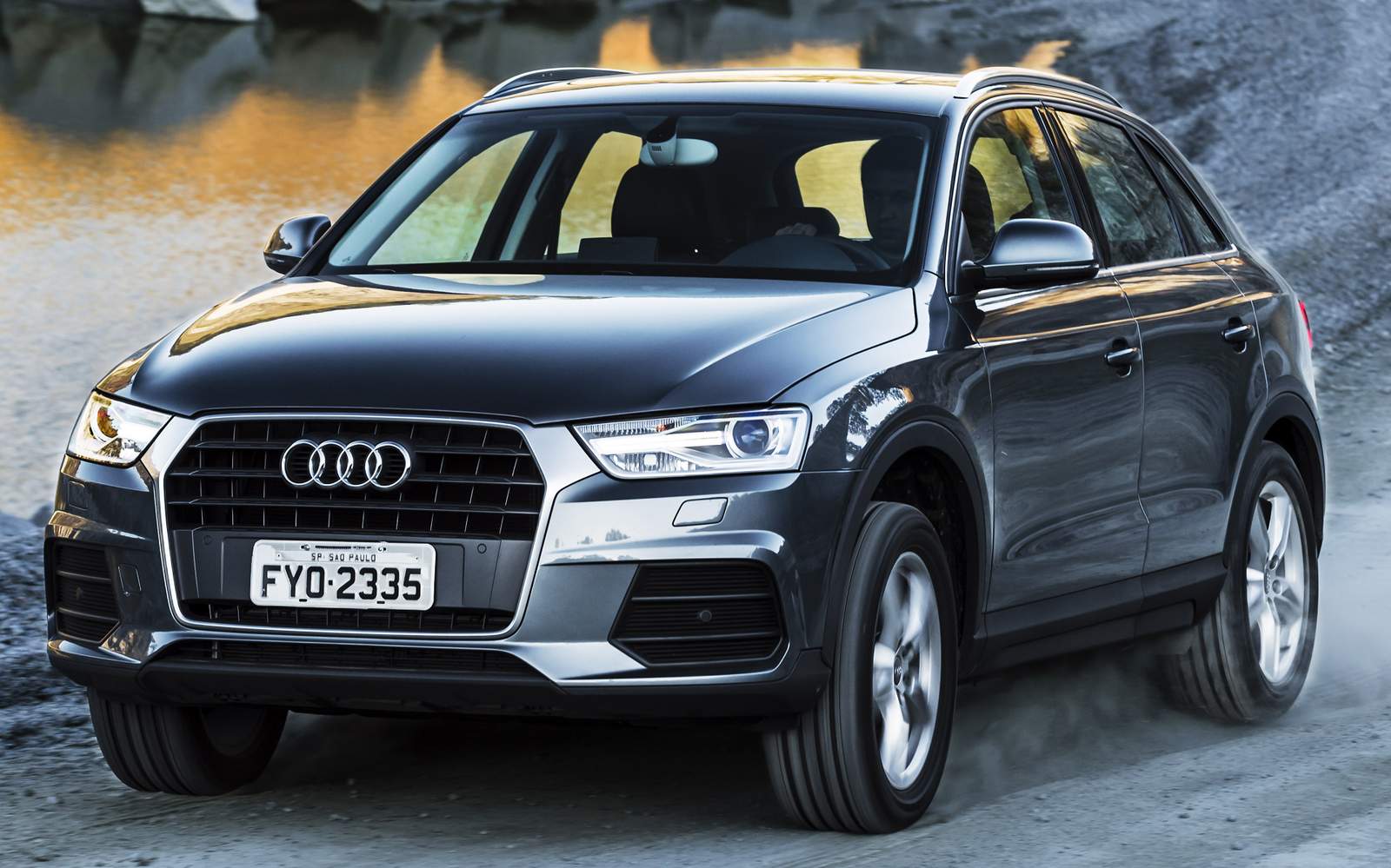 Audi Q3 surpreende: SUV faz 14 km/L, tem autonomia de 614 km e custa menos de R$ 90 mil, desbancando rivais em 2024!