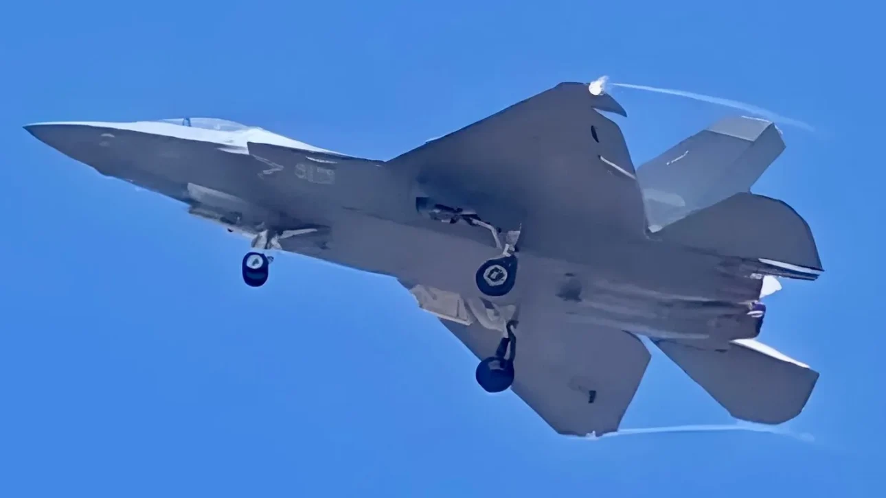 F-35 Chinês: A estreia do caça J-35A atrai atenção global, marcando um novo capítulo na corrida por superioridade aérea