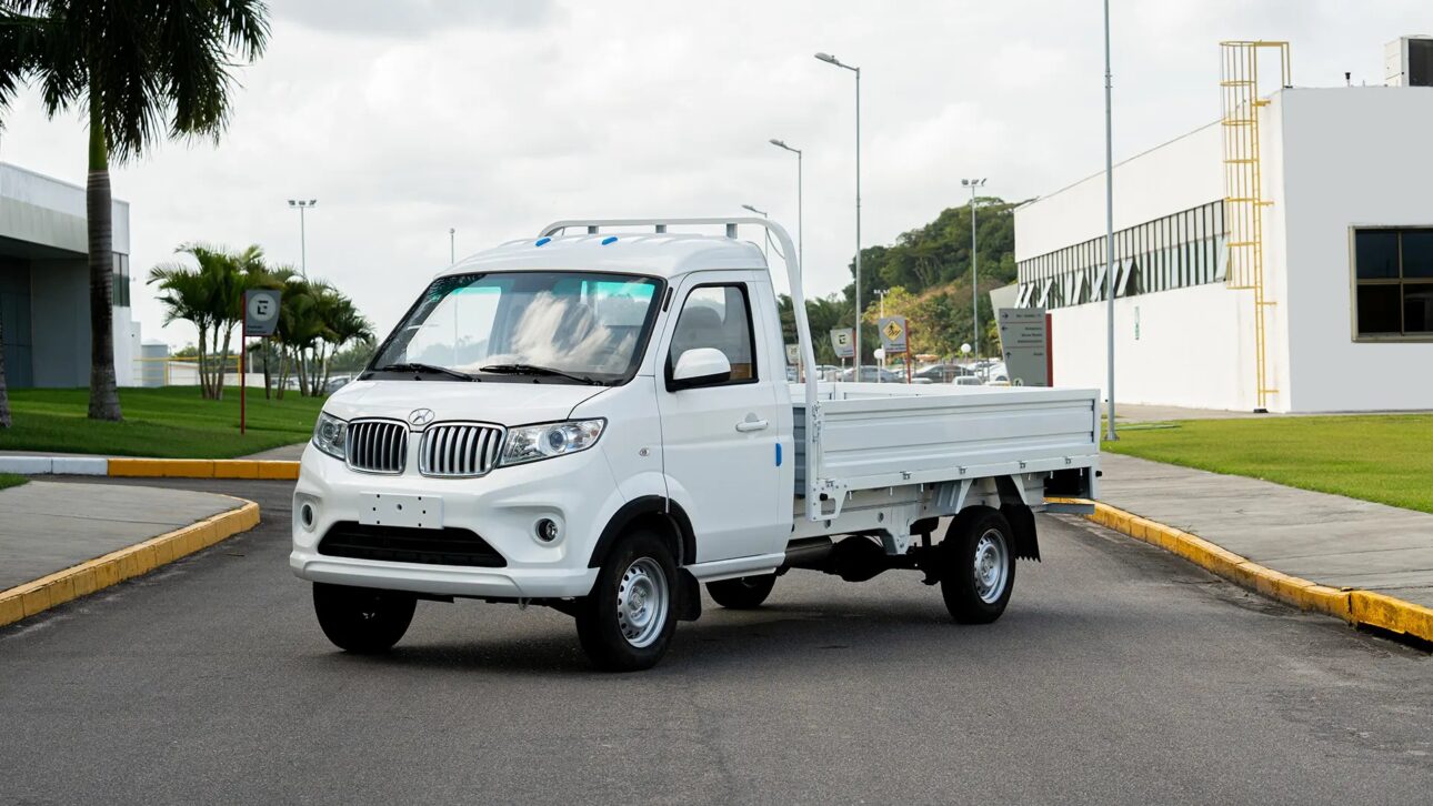 Mini caminhão Shineray TLux T30 2025 chega ao mercado: transporta 1.500 ...