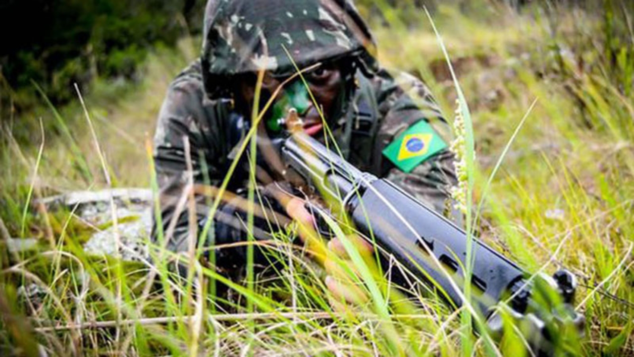 Operação secreta da Força Aérea Brasileira resgatou na floresta amazônica, 71 funcionários da Techint, feitos de reféns pelo temido grupo terrorista Sendero Luminoso