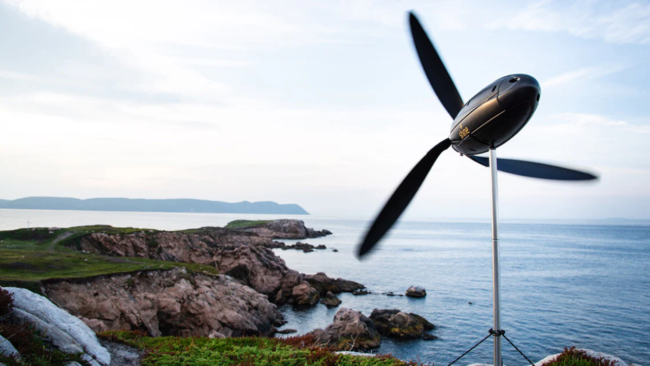 A turbina eólica portátil da Shine oferece uma solução prática e sustentável para gerar energia limpa em qualquer lugar, com tecnologia inovadora e compacta.