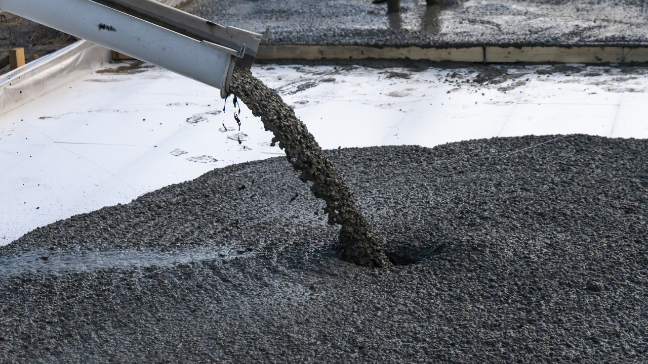 Concreto verde: Saiba como essa inovação usando cinzas de carvão aumenta a resistência e reduz emissões de carbono!