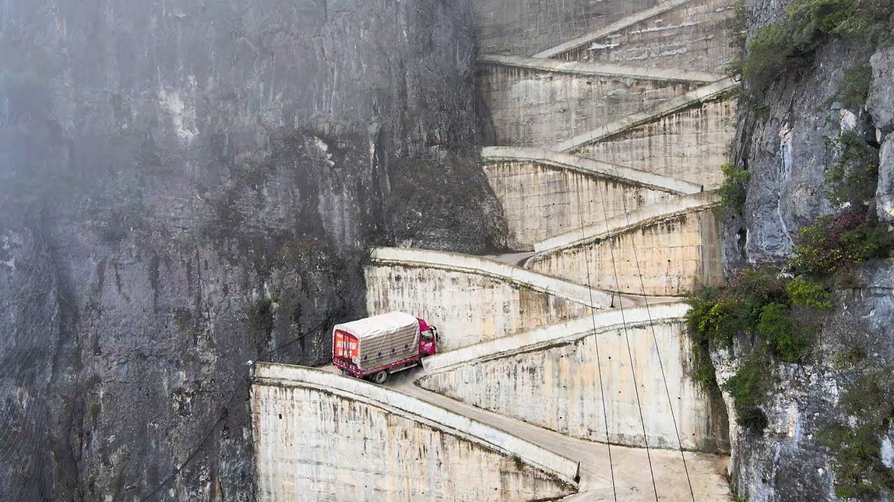 Estrada mais sinuosa do mundo 99 curvas fechadas e uma subida de tirar o fôlego até 1.300 metros de altitude