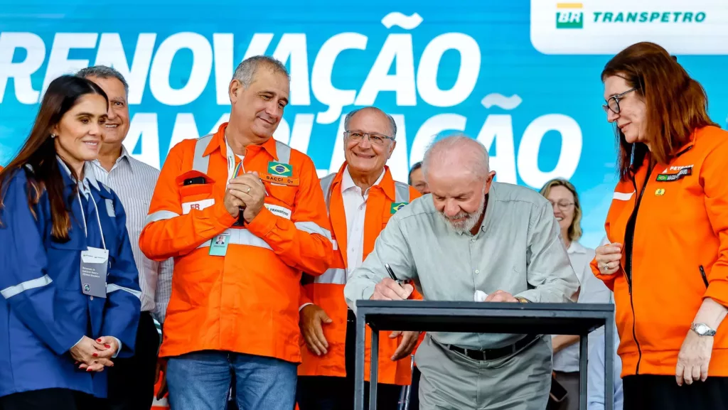 Assinatura do contrato de navios da Transpetro no estaleiro Rio Grande, da Ecovix, em 24 de fevereiro 2025 (Foto Ricardo Stuckert/PR)
