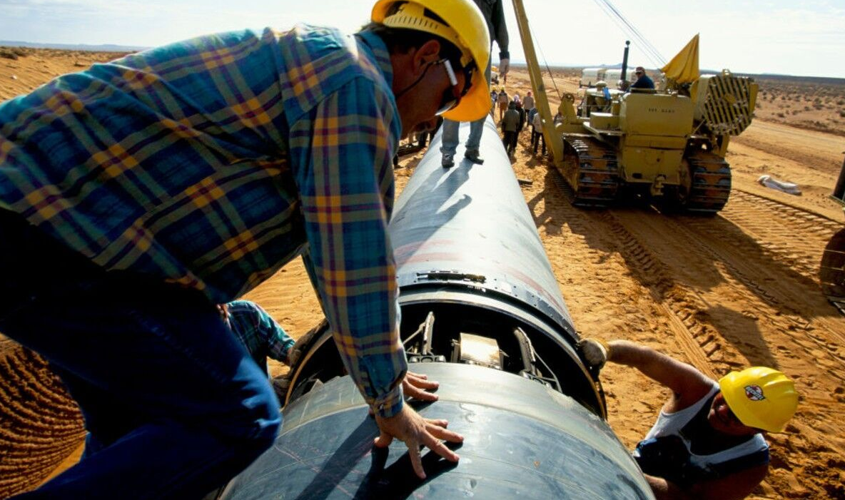 O gasoduto passará por três países: começará na Nigéria, na região de Warri, atravessará o Níger e terminará na Argélia, na cidade de Hassi R'Mel. Durante seu trajeto de 4.128 km, ele cruzará o deserto do Saara, conectando-se a outras redes de gasodutos africanos.