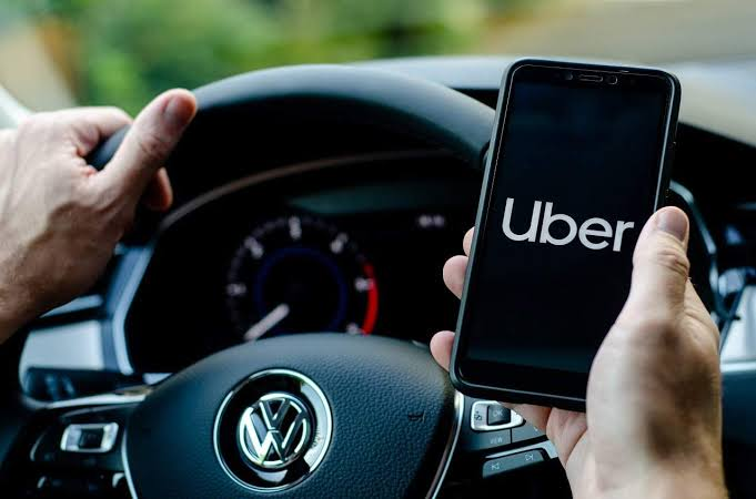 Motoristas da Uber agora podem bloquear passageiros indesejados, reforçando a segurança durante o Carnaval.