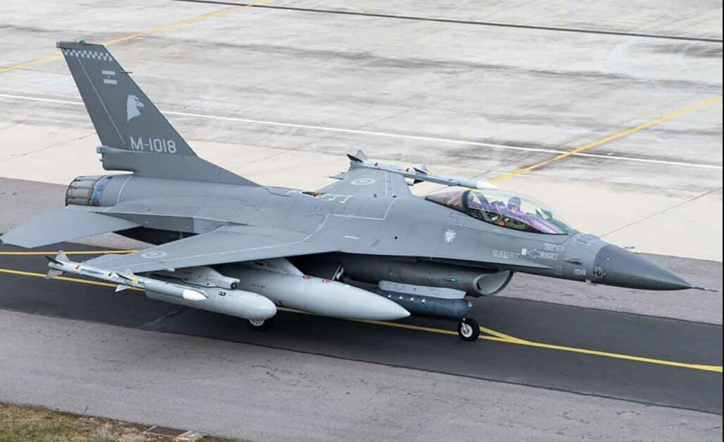 A Argentina pretende ter um total de 24 caças F-16, adquiridos da Dinamarca em um contrato de US$ 300 milhões. Os primeiros seis chegarão até o final de 2025, enquanto os outros 18 serão entregues nos três anos seguintes.