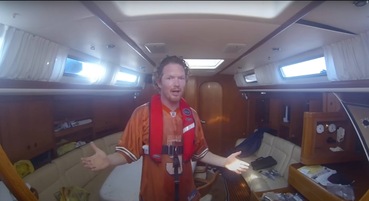 Rutherford subiu a bordo e descobriu que a embarcação pertencia a um navegante que havia sido resgatado após uma emergência, deixando o barco à deriva. Ele tentou rebocá-lo até a costa, mas a operação falhou, e o navio se perdeu novamente no oceano.